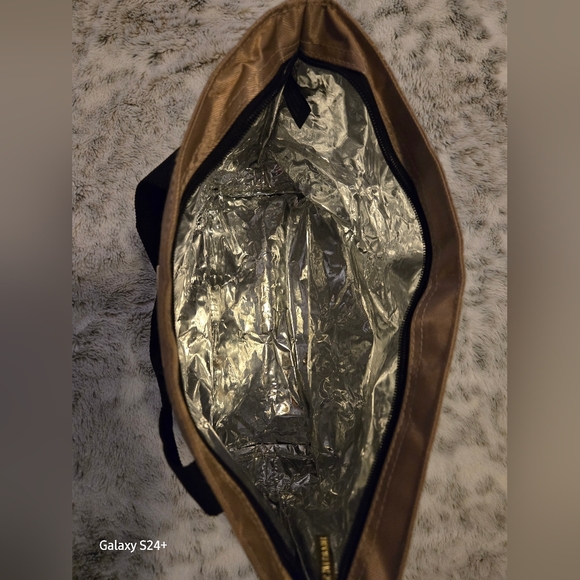 Isaac Mizrahi Insulated Gold Tote - Picture 11 of 14